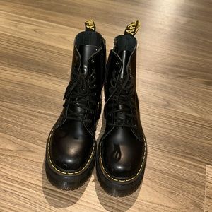 Women’s size 8 Dr. martens, platform